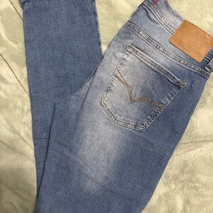 Guess Classic Blue Denim Jeans (EUC)